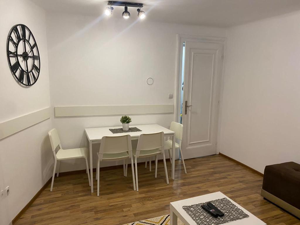 Lana Apartman Βελιγράδι Εξωτερικό φωτογραφία